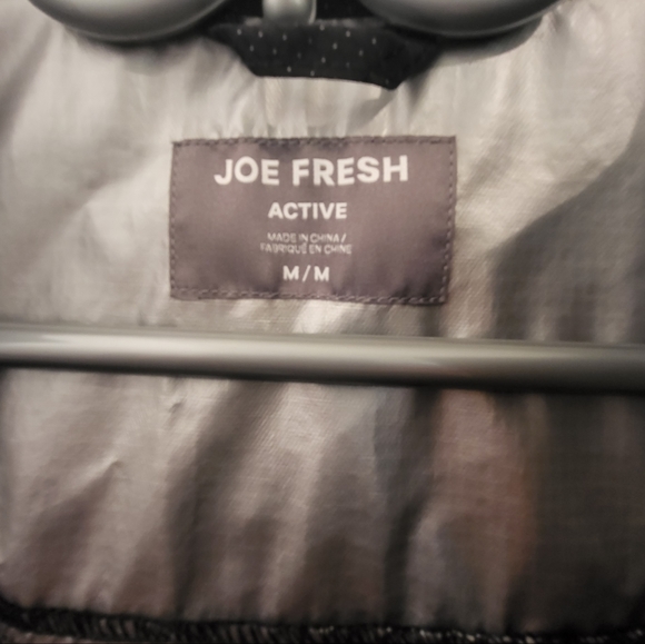 Lightweight hooded jacket - Picture 4 of 7